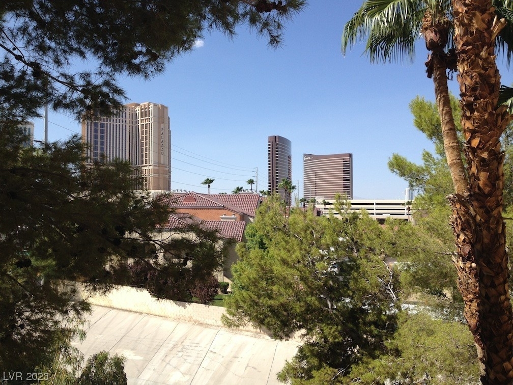 210 E Flamingo Road - Photo 3