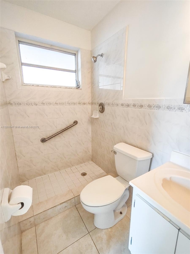 30 E 19th St - Photo 18