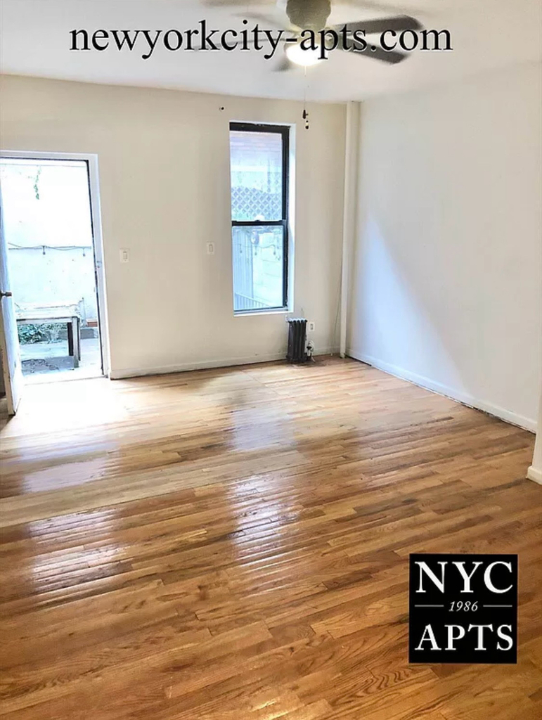 220 East 52nd Street - Photo 1