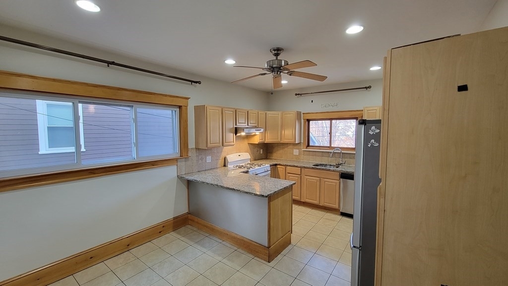 83 Belgrade Ave - Photo 17
