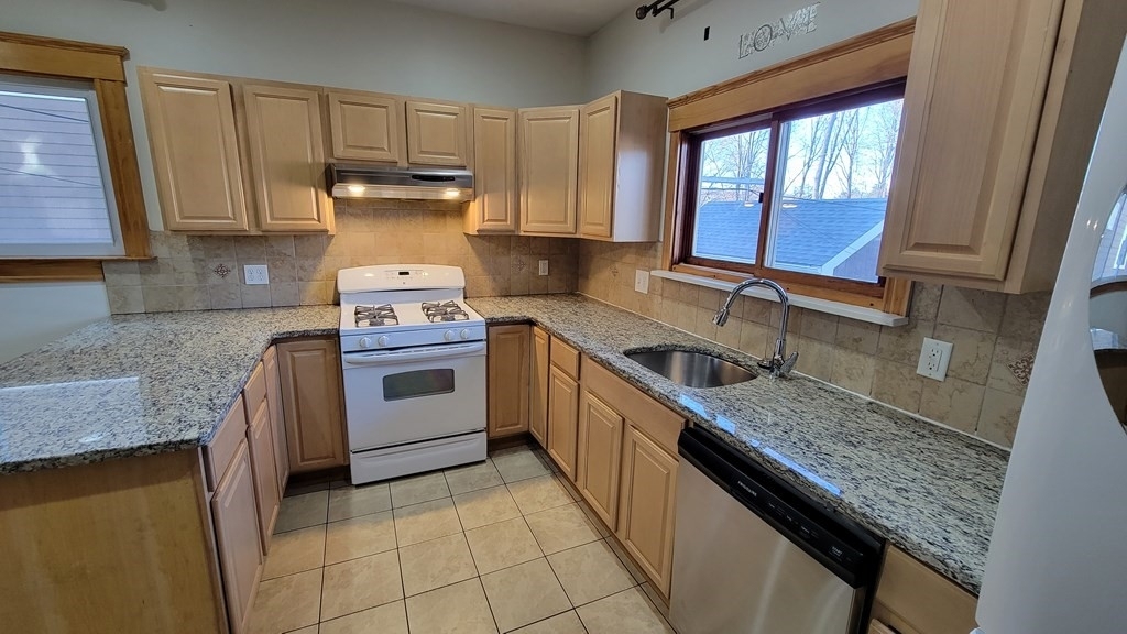 83 Belgrade Ave - Photo 19