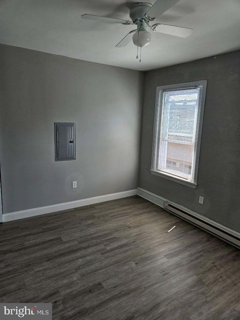 2954 Kensington Avenue - Photo 3