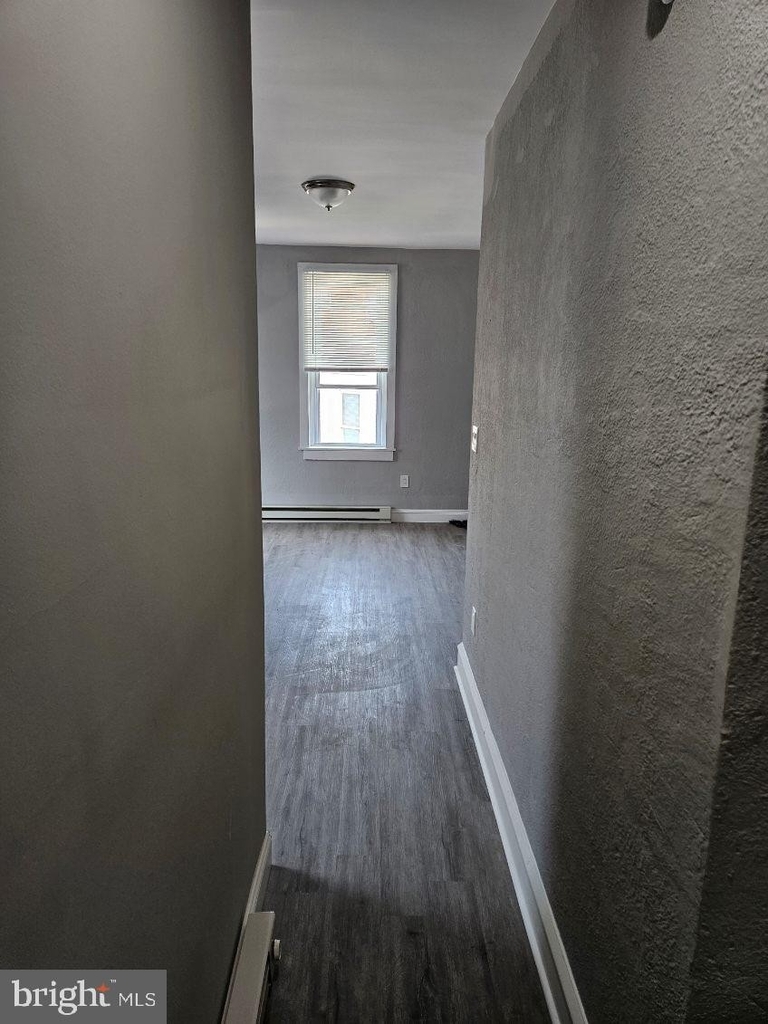 2954 Kensington Avenue - Photo 4