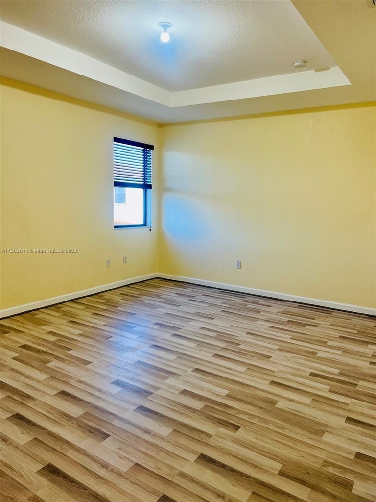 3561 W 104th Ter - Photo 18