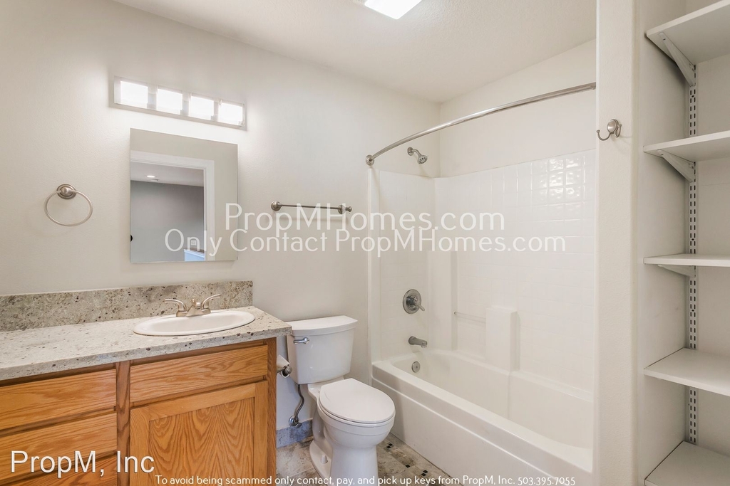 203 W Clackamas Boulevard - Photo 6