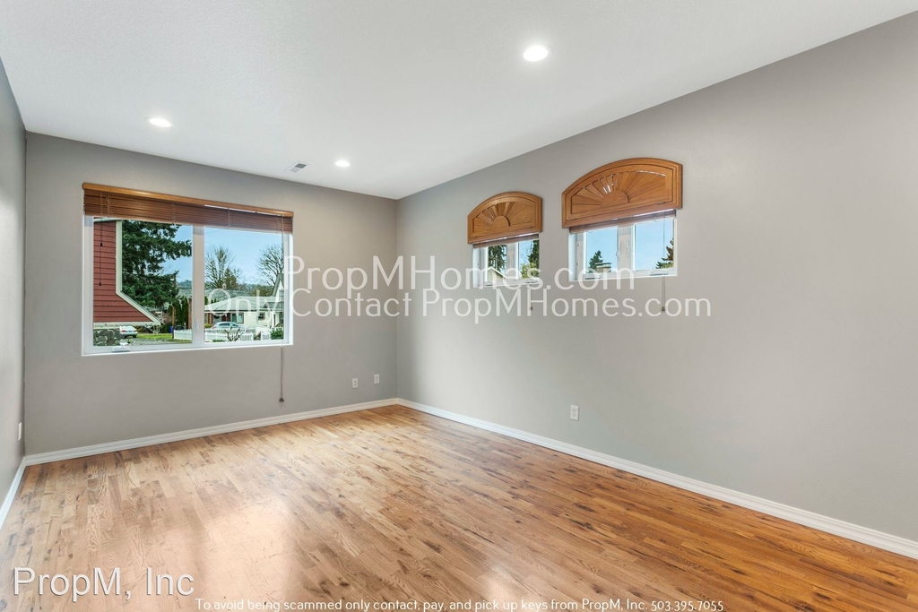 203 W Clackamas Boulevard - Photo 13