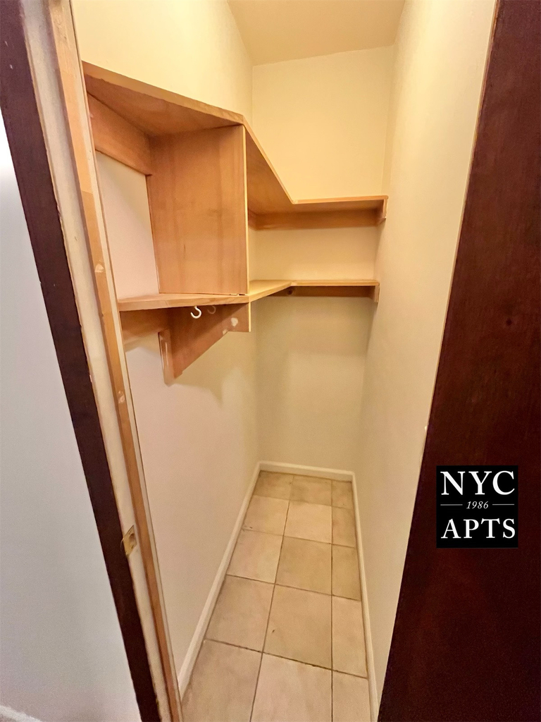 220 East 52nd Street - Photo 5