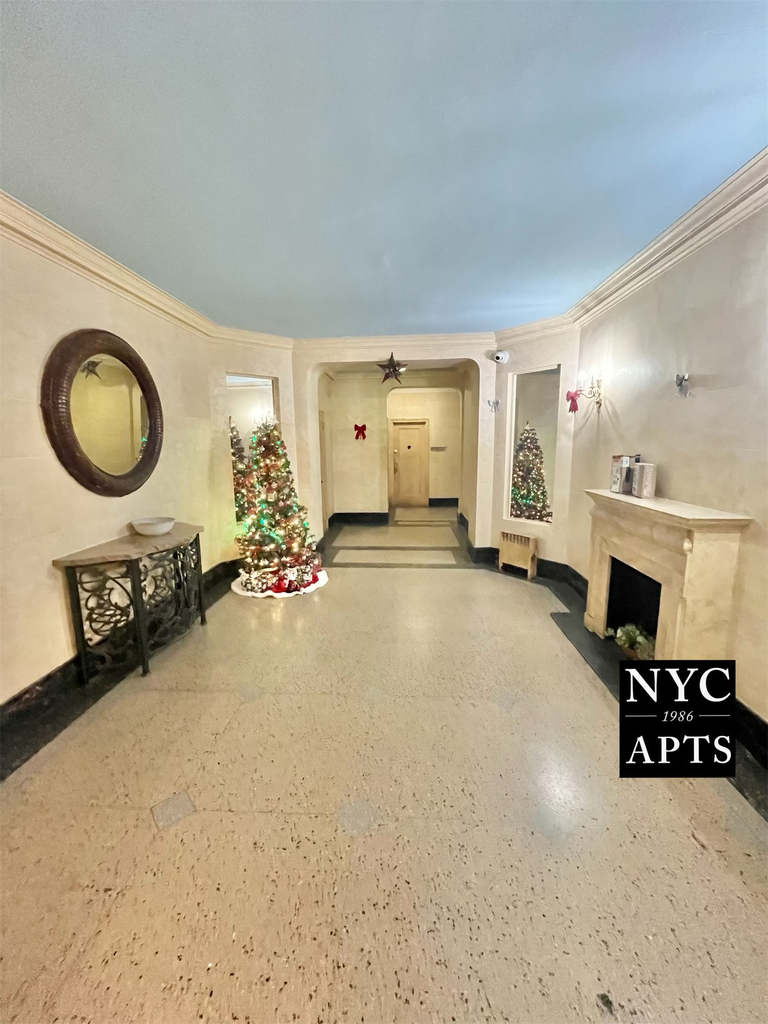 220 East 52nd Street - Photo 7