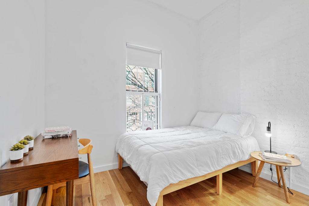 340 Clifton Place - Photo 4