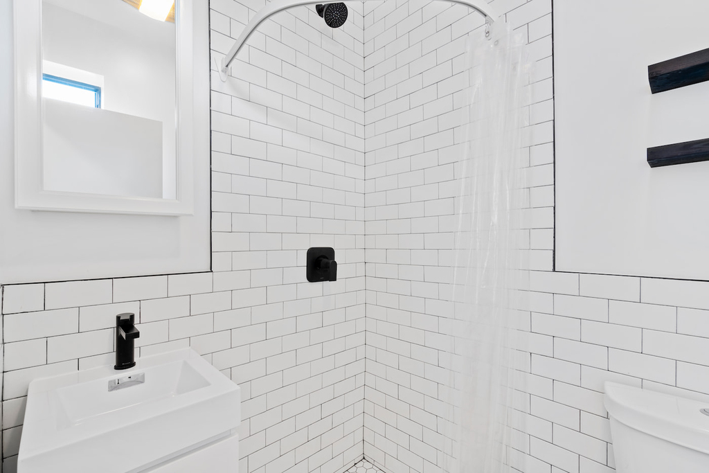340 Clifton Place - Photo 2