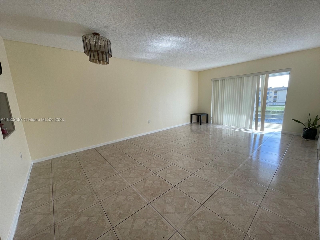 8435 Sunrise Lakes Blvd - Photo 2