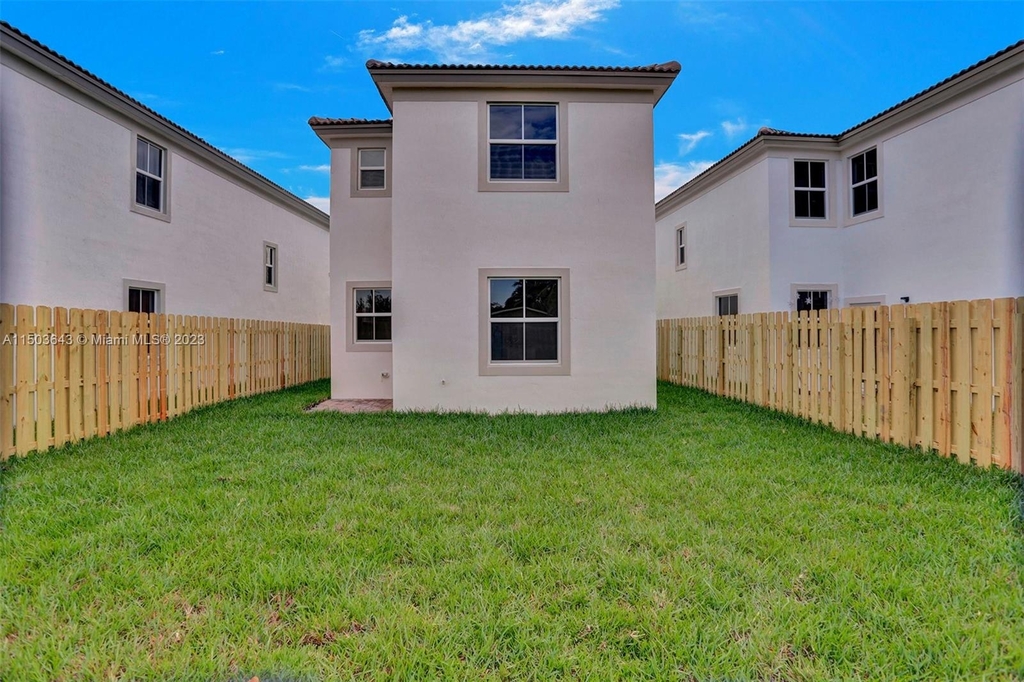 2411 Nw 131 Cir - Photo 45