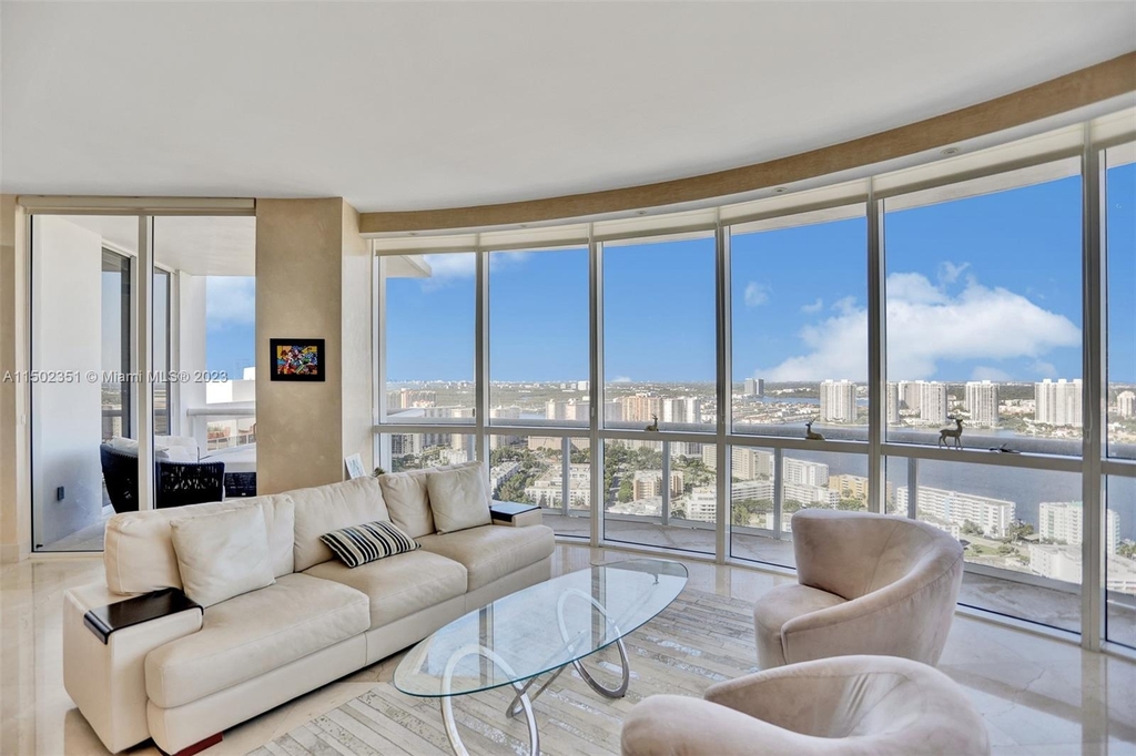 18101 Collins Ave - Photo 13