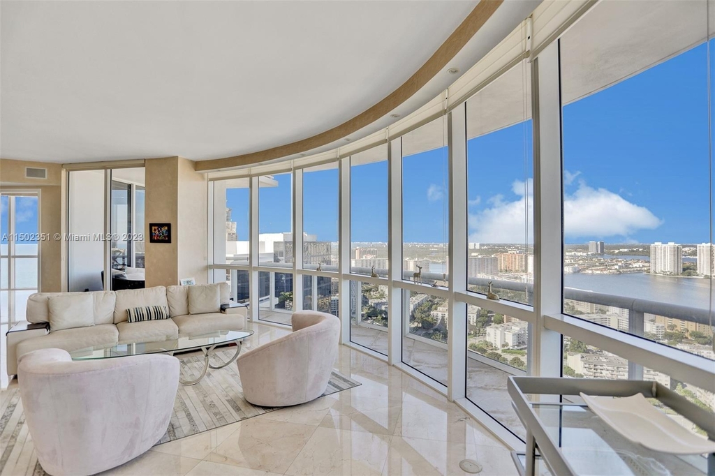 18101 Collins Ave - Photo 12