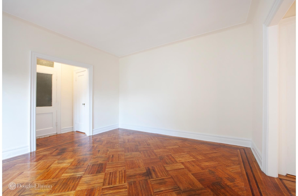 251 Bay Ridge Pkwy - Photo 3