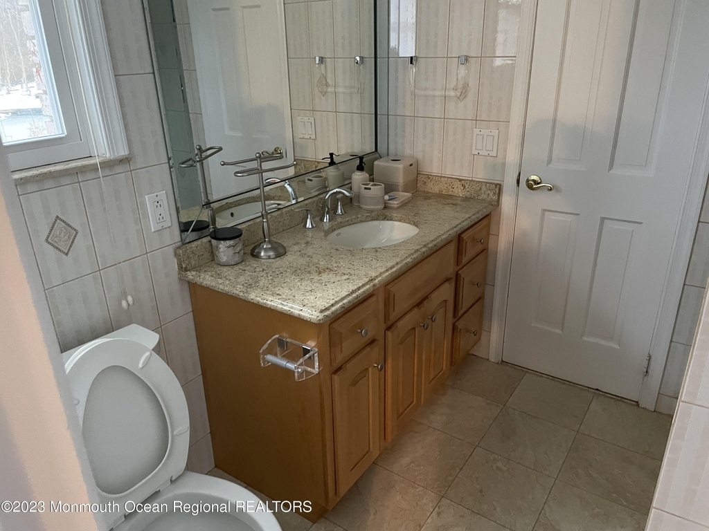 505 Monmouth Road - Photo 11