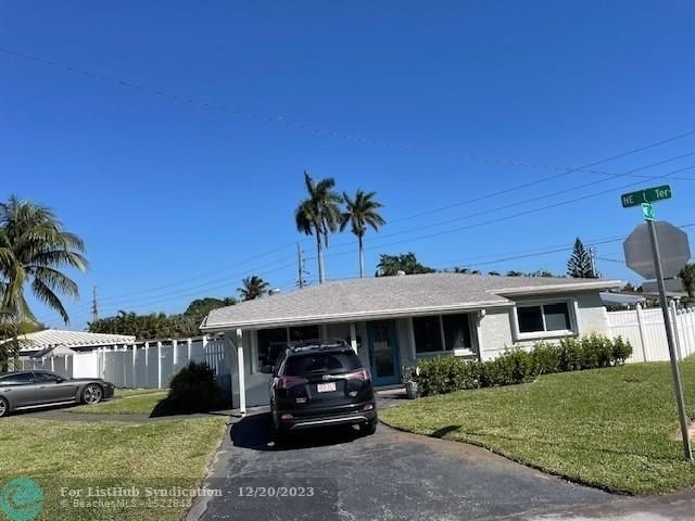 4310 Ne 1st Terrace - Photo 1