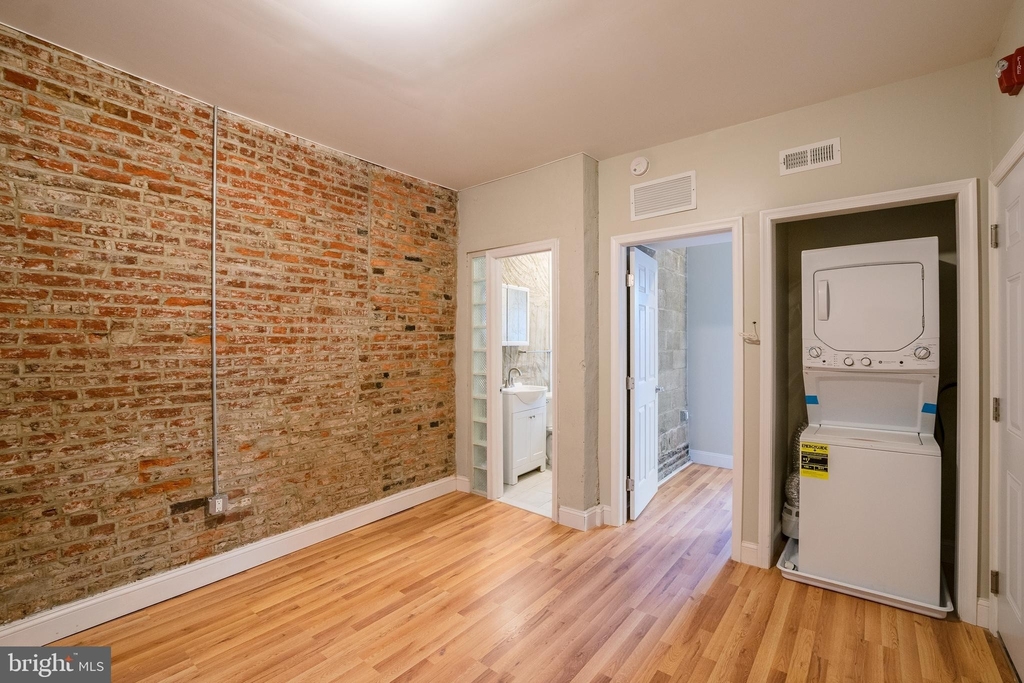 1126 E Passyunk Avenue - Photo 4