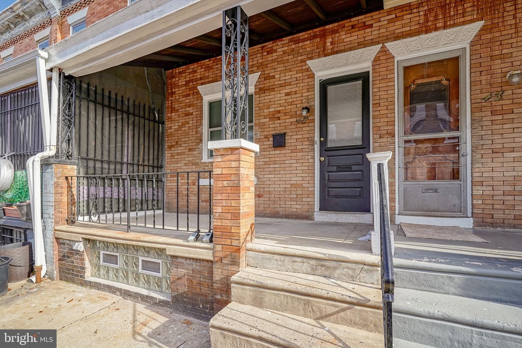 45 N Lindenwood Street - Photo 1