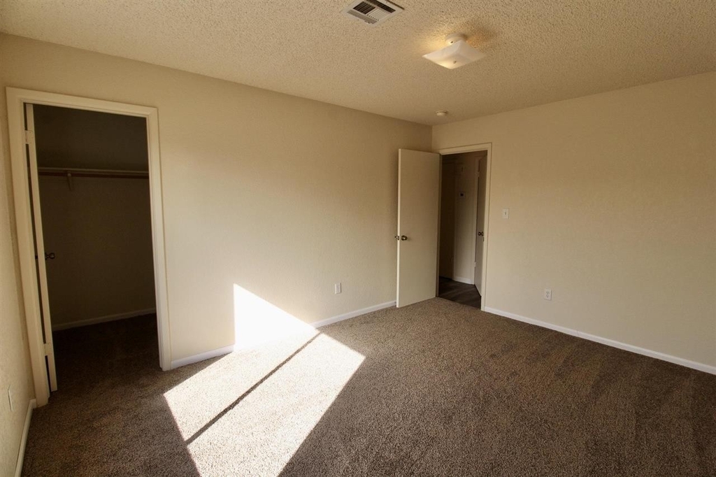 11268 E 25 St - Photo 14