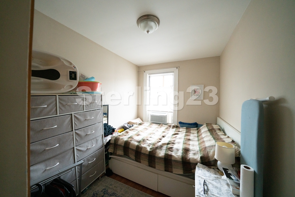 21-30 Ditmars Boulevard - Photo 3