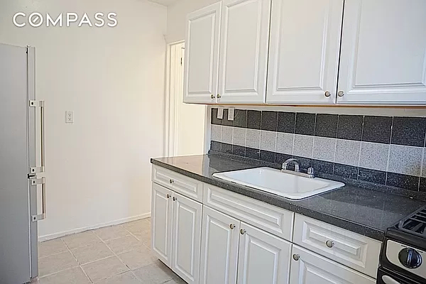 32-50 93rd Street - Photo 4