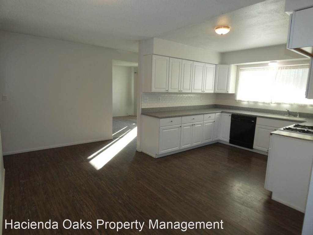 1002 Nita Court - Photo 1