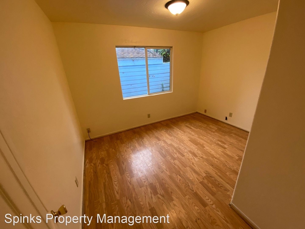 1211 Spear Avenue - Photo 10