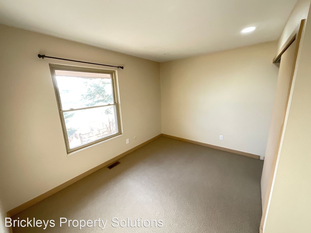 560 Northfield Rd - Photo 27