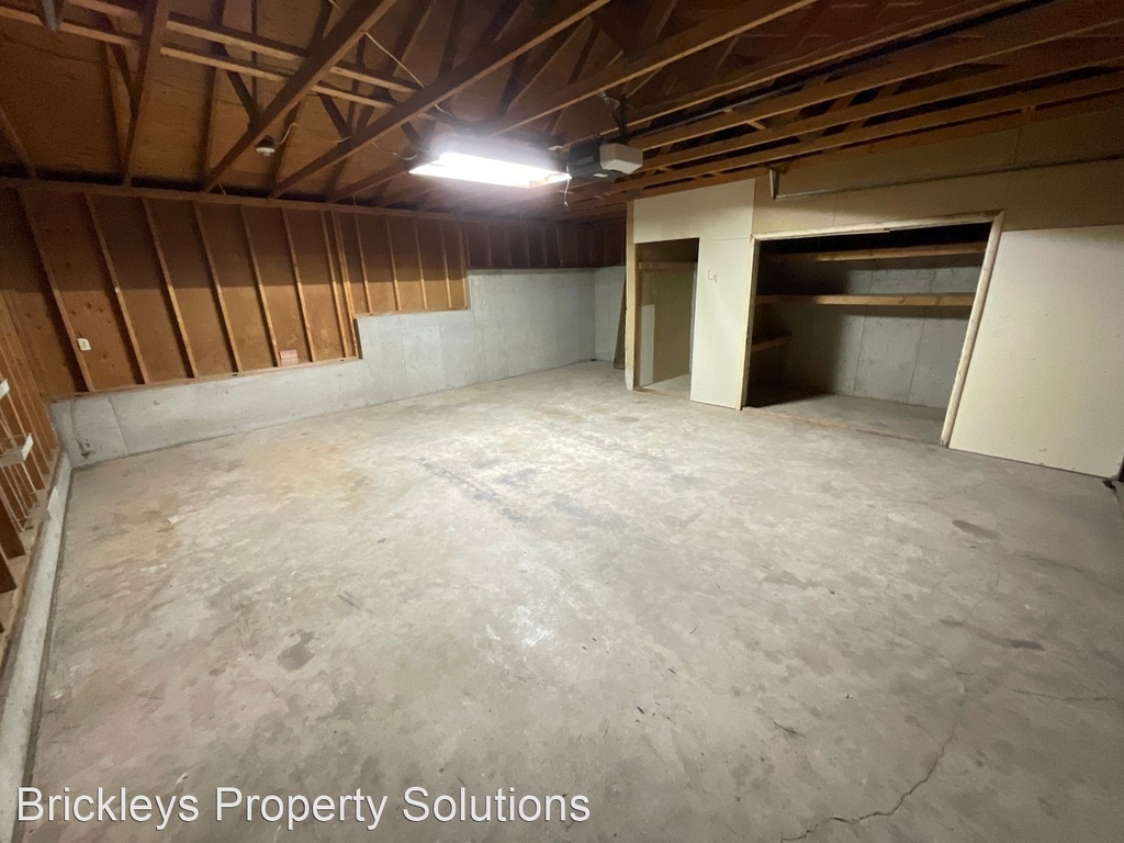 560 Northfield Rd - Photo 14