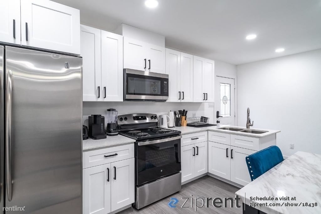8722 Peachtree St - Photo 4