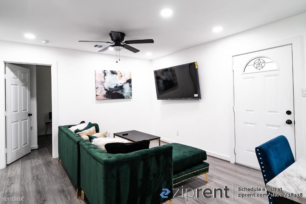 8722 Peachtree St - Photo 2