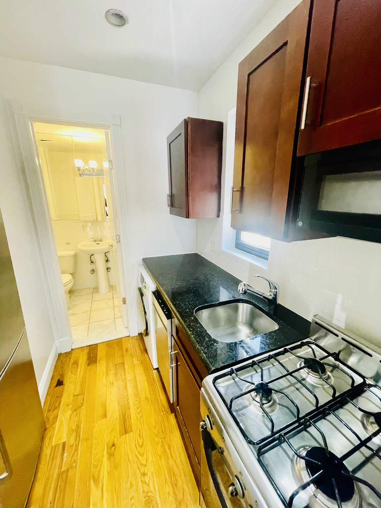 309 Mott Street - Photo 5