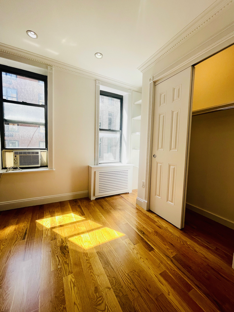 309 Mott Street - Photo 4