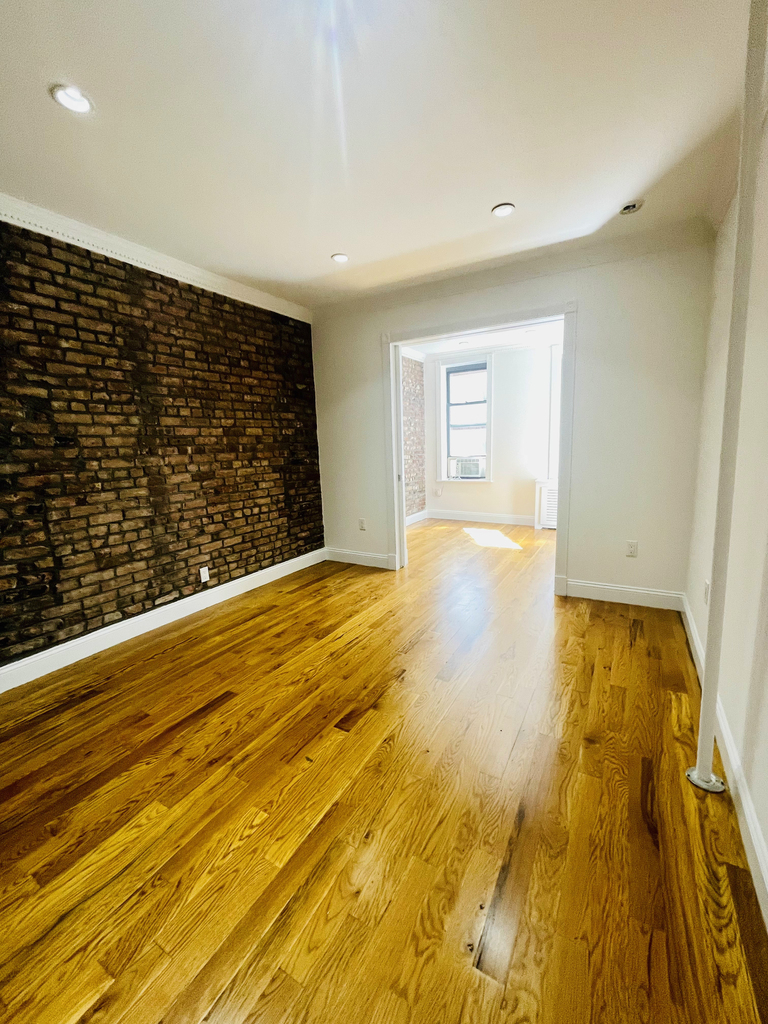 309 Mott Street - Photo 2