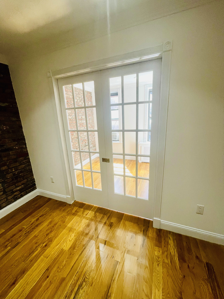 309 Mott Street - Photo 3