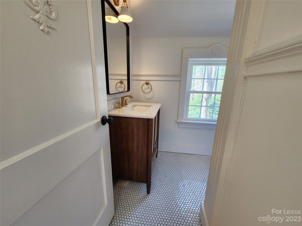 220 Colonial Drive - Photo 20