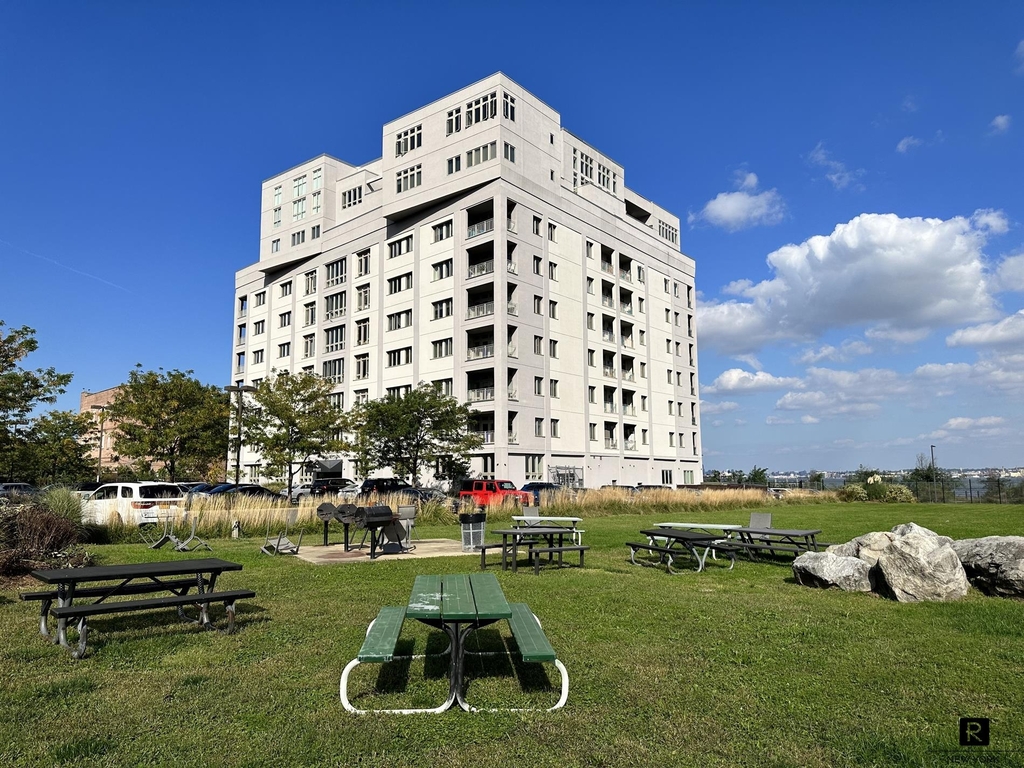 90 Bay Street Landing - Photo 18