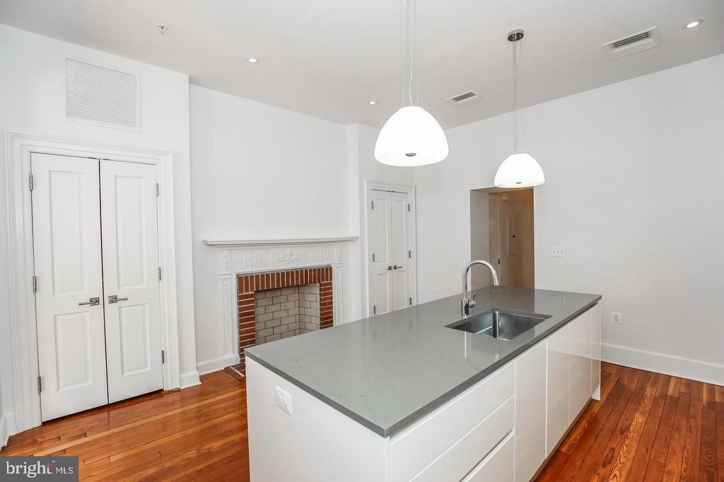 3009 M St Nw #1 - Photo 4