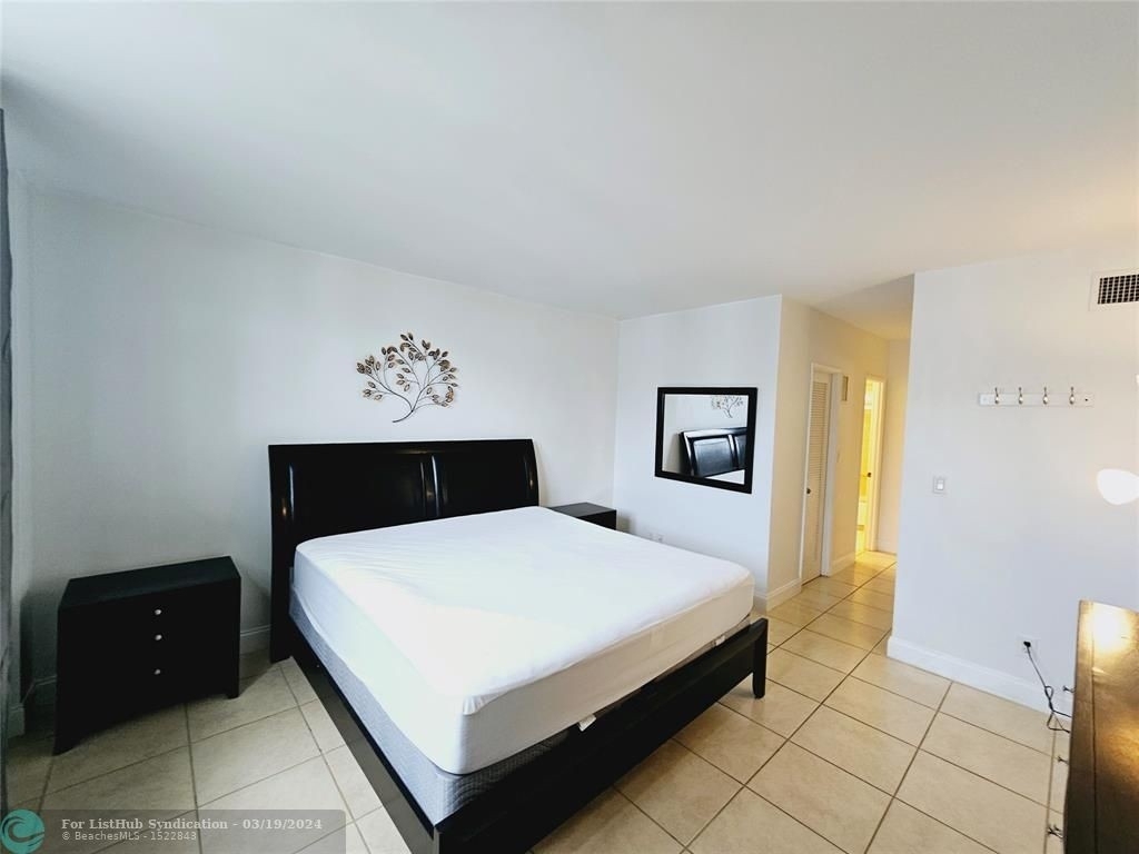 19390 Collins Ave - Photo 12