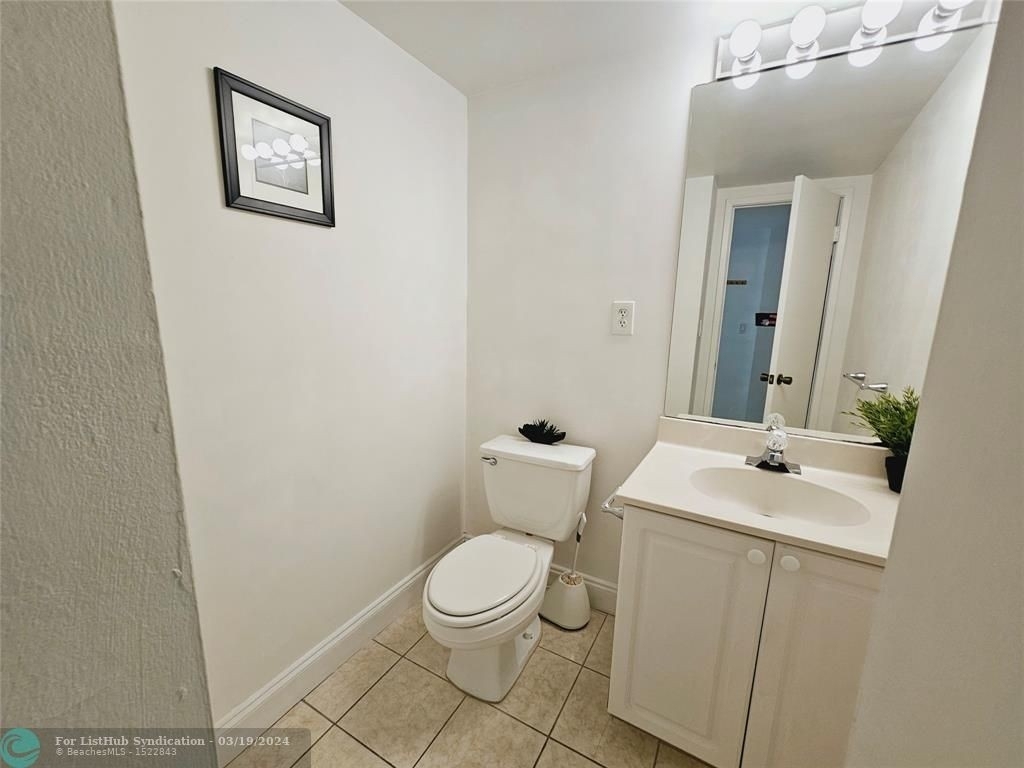 19390 Collins Ave - Photo 11