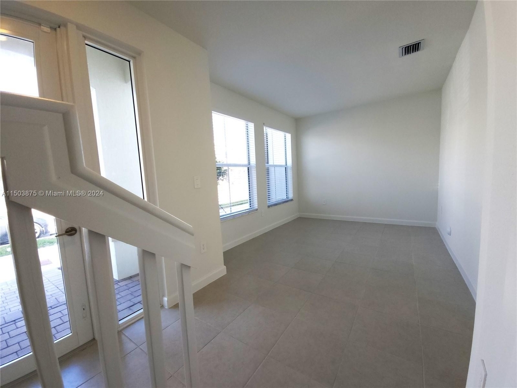 12828 Sw 243 St - Photo 8