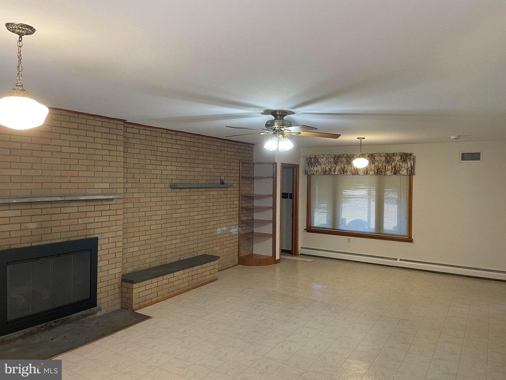 1306 Hawthorne Lane - Photo 9