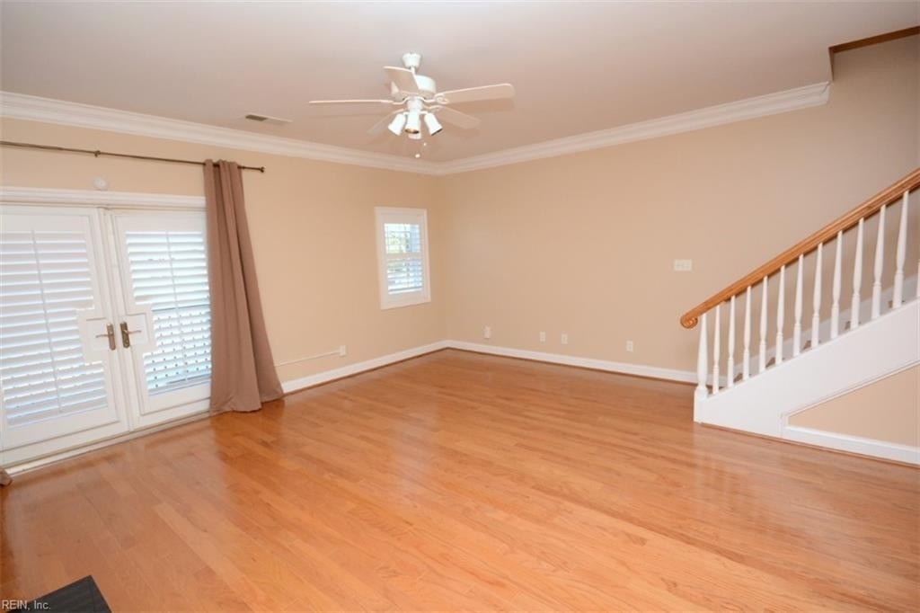 1025 Bolling Avenue - Photo 2