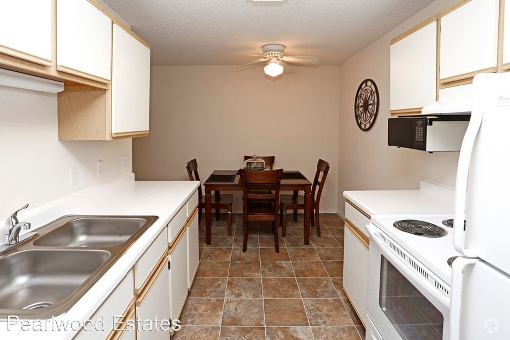 1860 52nd Street East - Photo 11