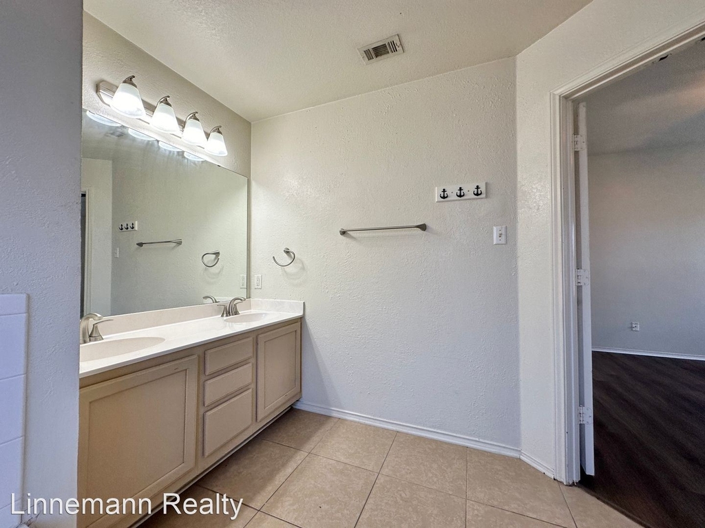 4401 Kit Carson Trail - Photo 18