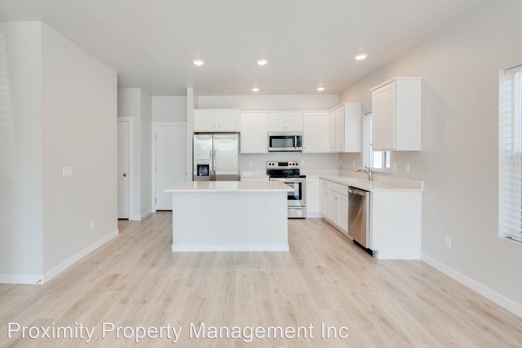 320 S. Baraya Way - Photo 6