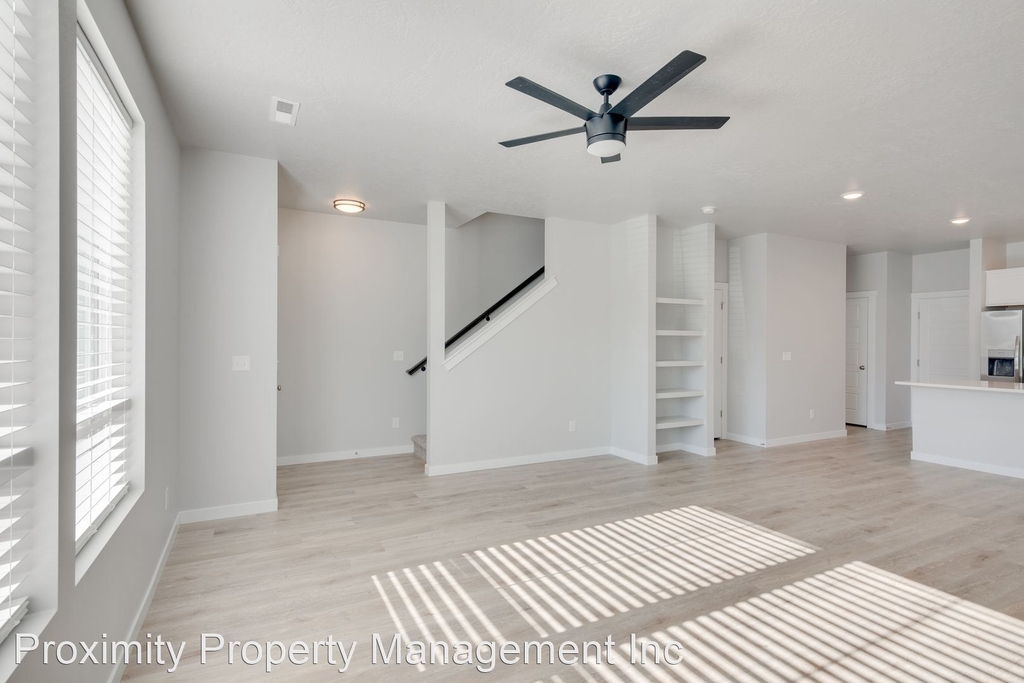 320 S. Baraya Way - Photo 4