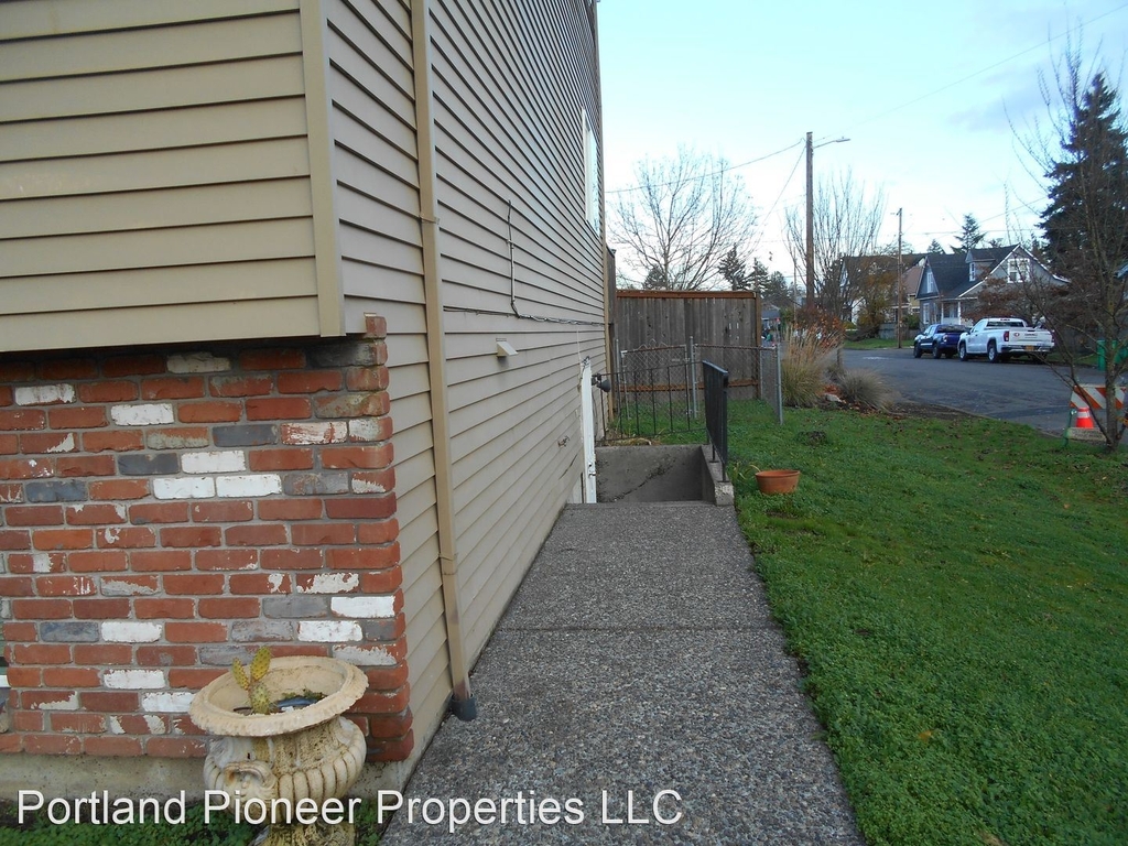 308 Ne 74th Ave - Photo 16