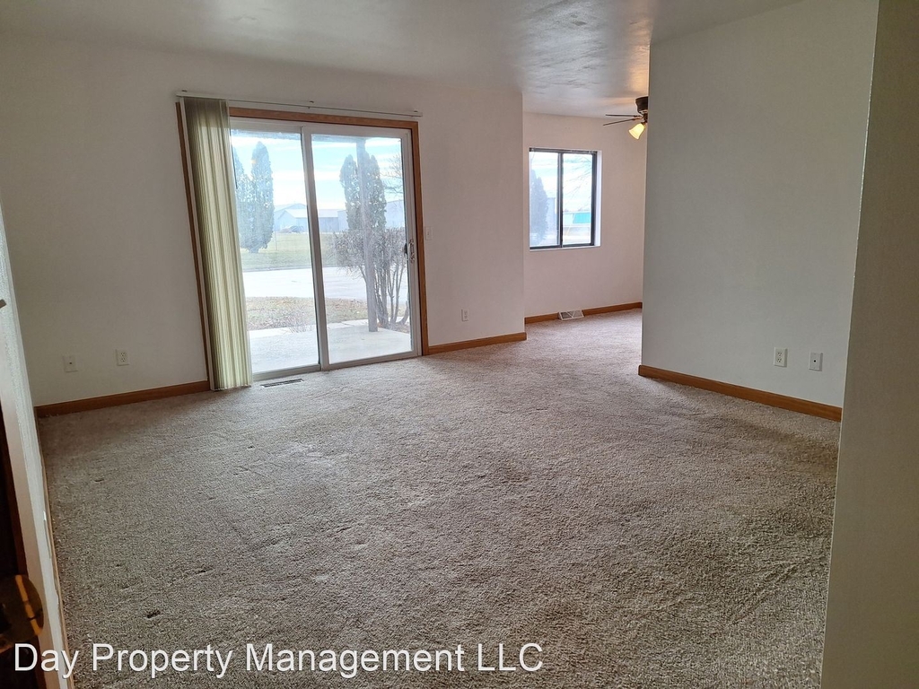 808 W 20th Ave - Photo 2